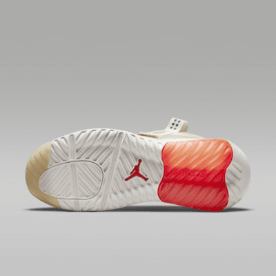 Jordan MA2 Women's Shoe. Nike CA